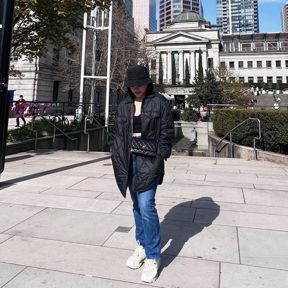 Meet your Posher, Kimberly - Picture 1 of 1